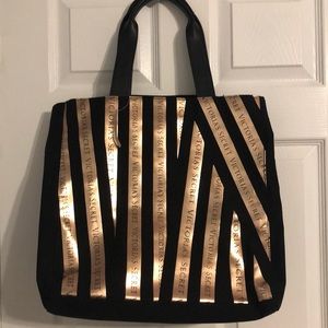 VS Tote